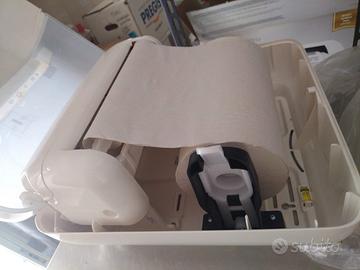 macchina asciuga mani da bagno con rotolo di carta