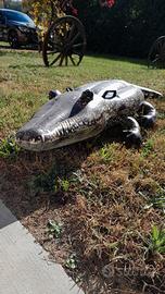 materassino a forma di coccodrillo 