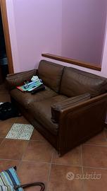 VENDE DIVANI PELLE 3 DIVANI) 200 EURO A DIVANO