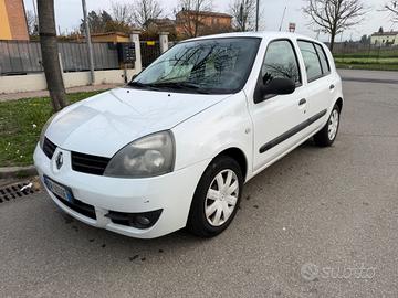 Renault Clio storia gel della casa