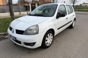 Renault Clio storia gel della casa