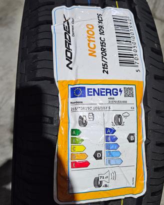 2 Pneumatici 215/70 R15 Nordexx Nc1100 Van - Caric