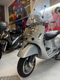 Piaggio Vespa 300 GTS TOURING