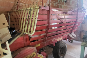 Autocaricante fieno foglie