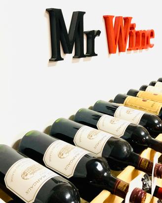 Bottiglie di vino champagne e distillati