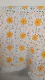 copertina ad uncinetto in lana 