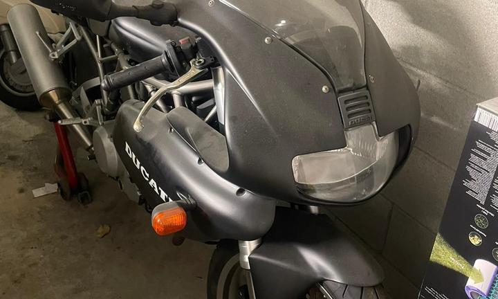 Ducati 750 Sport i.e. anno 2001