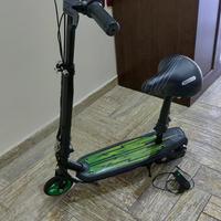 Monopattino elettrico con sellino