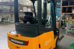 Carrello elevatore jungheinrich efg 320
