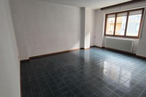 Sondrio ampio quadrilocale vicinanze stazione