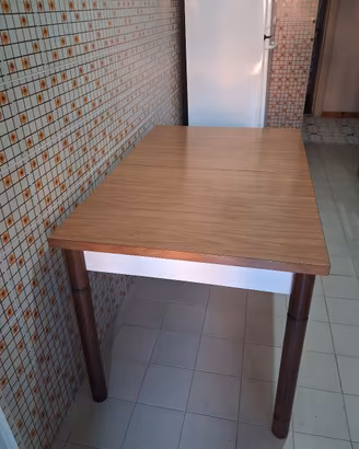 Tavolo da cucina 