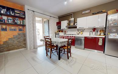 Appartamento moderno con corte attrezzata!