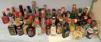 COLLEZIONE 70 BOTTIGLIE MIGNON LIQUORE ANNI  70-80