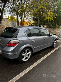 Opel Astra H del 2005 1.7 101cv Diesel Incidentata