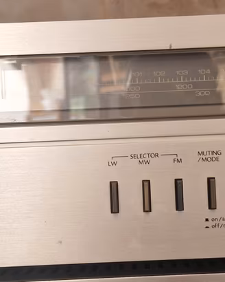 sintonizzatore vintage Mitsubishi DA-F630E