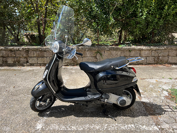 Piaggio Vespa 150 LX 2011