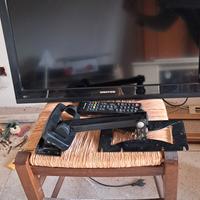 tv 24 pollici con supporto a muro