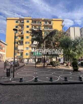 Luminoso trilocale con Ampio Potenziale di Trasfor