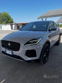 Jaguar e pace immatricolata autocarro