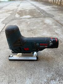 Seghetto Bosch GST 12V-70 + batteria e caricatore