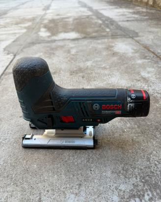 Seghetto Bosch GST 12V-70 + batteria e caricatore