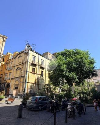 MULTILOCALE A NAPOLI