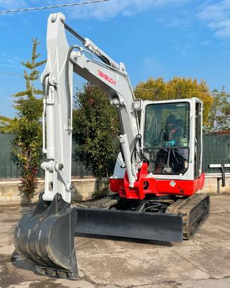 E116 Escavatore 50 q Takeuchi TB250
