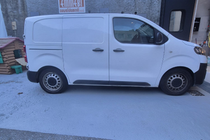 Opel vivaro 2000 diesel 180 cv automatico