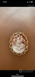 Spilla cammeo su montatura in oro 18k
