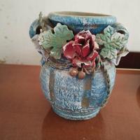 vaso vintage in terracotta con decori in ferro bat