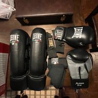 Guanti ,paratibie,parapalle,e cavigliere thai boxe
