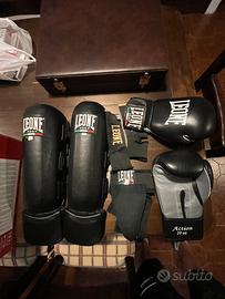 Guanti ,paratibie,parapalle,e cavigliere thai boxe
