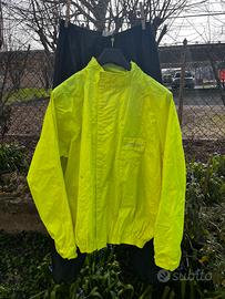 Completo anti acqua per moto