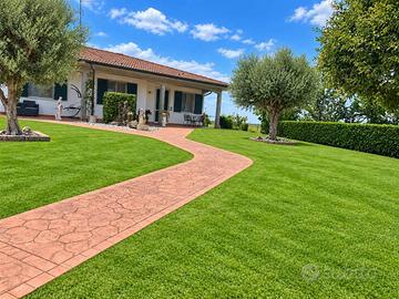 Villa di 311 m² con più di 5 locali e box auto dop