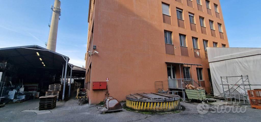 Immobile di 124 m² con più di 5 locali a Milano - Vista 4