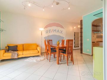 Divano Poltronesofà Giallo Senape 