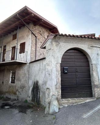 CASA DI CORTE A SOVERE