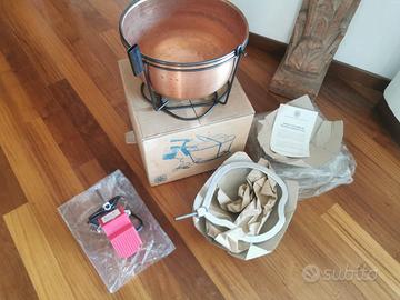 Paiolo in rame martellato e mescolatore elettrico