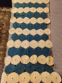 tapettino  di lana  fatta  a mano a uncinetto