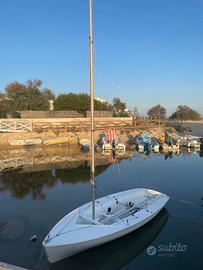 Deriva vela 420 pronta a navigare