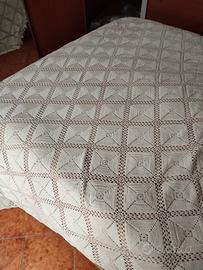 copriletto all uncinetto artigianato sardo