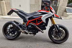 Ducati Hypermotard 821