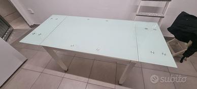 tavolo in vetro 