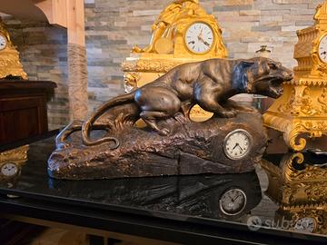 Antico orologio da tavolo