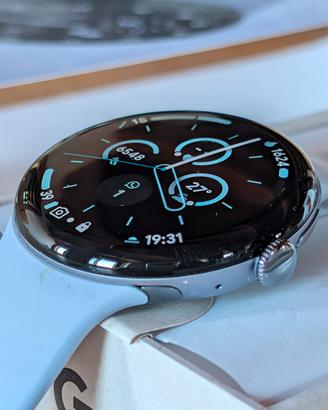 Google pixel watch 4 con accessori