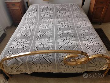 copriletto fatto a mano ad uncinetto