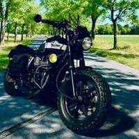 Triumph Bonneville 900 SE custom
