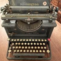 Macchina da scrivere antica