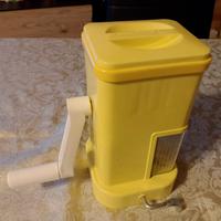 Grattugia con ventosa