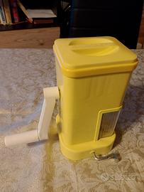 Grattugia con ventosa